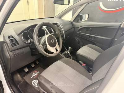 Kia Venga 90CV Cool Bianco usata Rimini