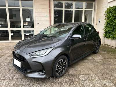 Toyota Yaris 1.5 Hybrid 5 porte Trend Grigio usata Alberobello