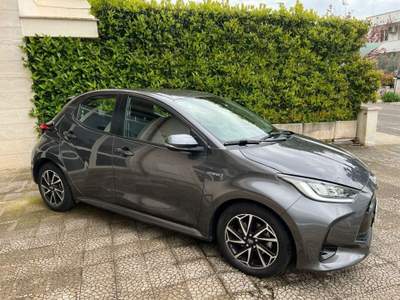 Toyota Yaris 1.5 Hybrid 5 porte Trend Grigio usata Alberobello