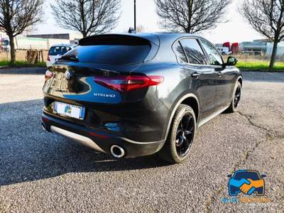 Alfa Romeo Stelvio 2.2 t Executive Q4 210cv auto Nero usata Porto Mantovano