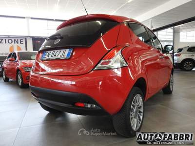 Lancia Ypsilon 0.9 T.Air 85 CV 5 porte Metano Ecochic Gold Rosso usata CORIANO