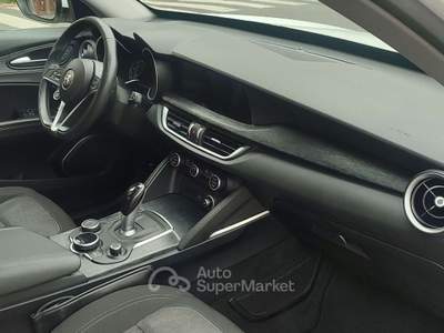 Alfa Romeo Stelvio 2.2 T Business RWD 160cv AUTOM. my19 Bianco usata Milano