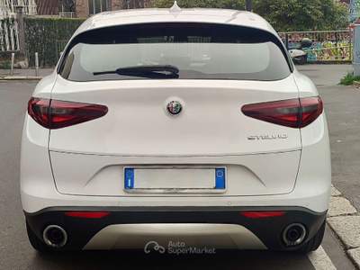 Alfa Romeo Stelvio 2.2 T Business RWD 160cv AUTOM. my19 Bianco usata Milano