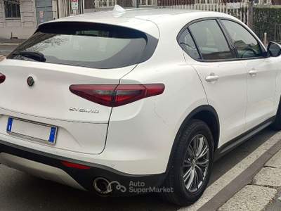 Alfa Romeo Stelvio 2.2 T Business RWD 160cv AUTOM. my19 Bianco usata Milano