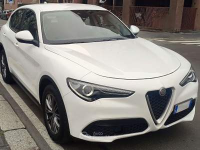 Alfa Romeo Stelvio 2.2 T Business RWD 160cv AUTOM. my19 Bianco usata Milano