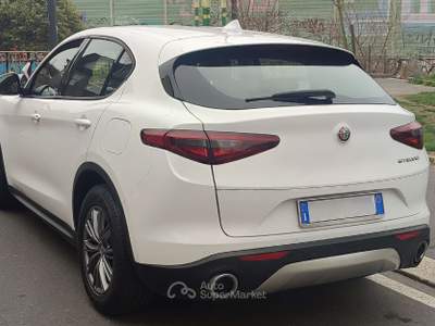 Alfa Romeo Stelvio 2.2 T Business RWD 160cv AUTOM. my19 Bianco usata Milano