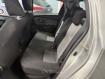 Toyota Yaris 5P. Active 73CV Ok Neopatentati Grigio usata Prato
