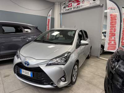 Toyota Yaris 5P. Active 73CV Ok Neopatentati Grigio usata Prato