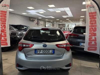 Toyota Yaris 5P. Active 73CV Ok Neopatentati Grigio usata Prato