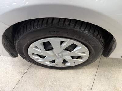 Toyota Yaris 5P. Active 73CV Ok Neopatentati Grigio usata Prato