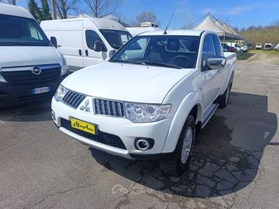 Mitsubishi L200 L200 4X4 CASSONE PICK UP Bianco usata PIGNATARO INTERAMNA