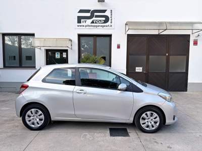 Toyota Yaris Yaris 1.0 69cv Lounge - Neopatentati Argento usata Seregno