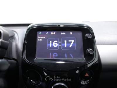 Peugeot 108 VTi 68 ETG 5 PORTE ALLURE NEOPATENTATI AUTOMATICA Grigio usata Brescia