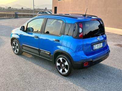 Fiat Panda 1.0 FireFly S&S Hybrid Pandina / Cross Blu/Azzurro usata Pieve di Soligo