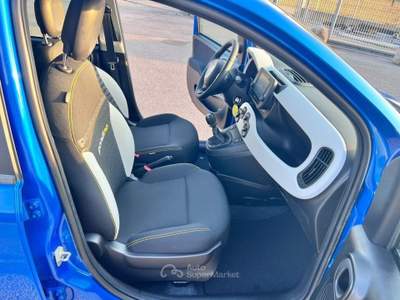 Fiat Panda 1.0 FireFly S&S Hybrid Pandina / Cross Blu/Azzurro usata Pieve di Soligo