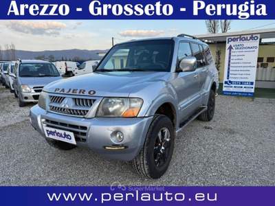 Mitsubishi Pajero 3.2 DI-D 16V 7posti  CAMBIO  AUTOMATICO Argento usata Arezzo