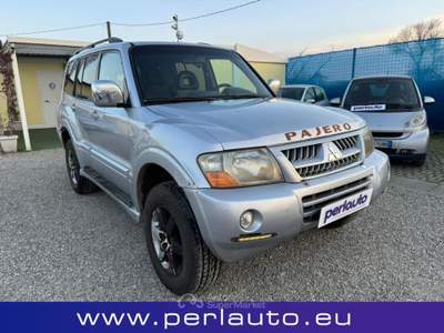 Mitsubishi Pajero 3.2 DI-D 16V 7posti  CAMBIO  AUTOMATICO Argento usata Arezzo