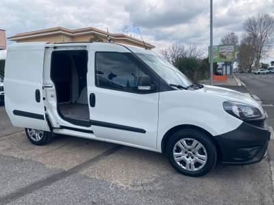 Fiat Doblò DOBLO' 1.6 105CV 3POSTI PC-TN Cargo LOUNGE Bianco usata Fiumicino