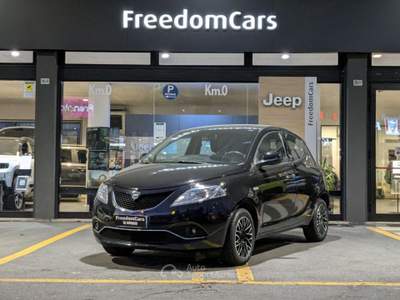 Lancia Ypsilon 1.2 69 CV 5 porte Gold Nero usata Parma