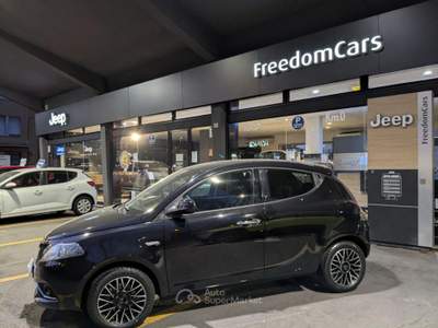 Lancia Ypsilon 1.2 69 CV 5 porte Gold Nero usata Parma