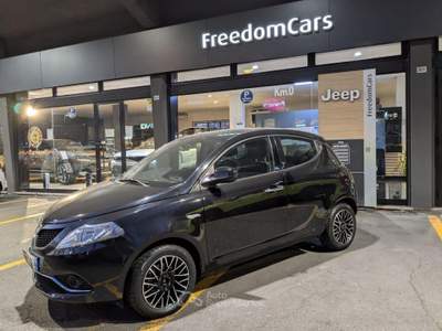 Lancia Ypsilon 1.2 69 CV 5 porte Gold Nero usata Parma