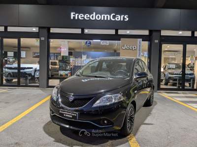 Lancia Ypsilon 1.2 69 CV 5 porte Gold Nero usata Parma