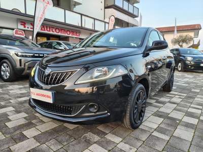 Lancia Ypsilon 1.0 70cv 5 porte Hybrid ORO Grigio usata Mira