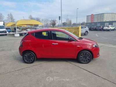 Lancia Ypsilon 1.0 FireFly Hybrid Gold 5 posti OK NEOPATENTATI Rosso usata Cremosano