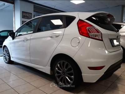 Ford Fiesta 1.5 TDCi 75CV 5 porte ST-Line Bianco usata Genova