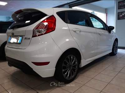 Ford Fiesta 1.5 TDCi 75CV 5 porte ST-Line Bianco usata Genova
