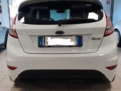 Ford Fiesta 1.5 TDCi 75CV 5 porte ST-Line Bianco usata Genova