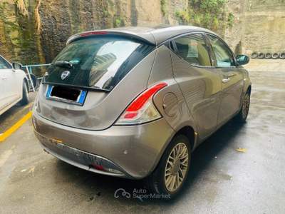 Lancia Ypsilon 1.2 69 CV 5 porte Platinum Grigio usata Genova
