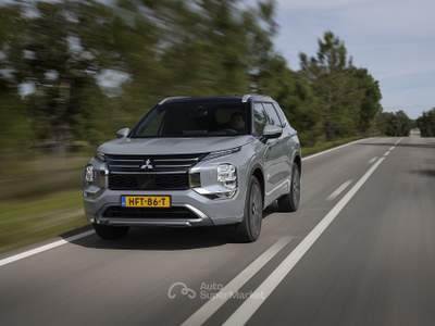 Mitsubishi Outlander 2.4L PHEV INFORM usata Mazzano