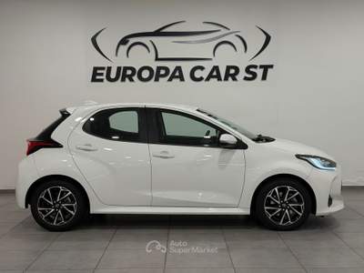 Toyota Yaris Hybrid Trend 1.5 Bianco usata Caresanablot