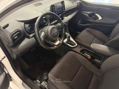 Toyota Yaris Hybrid Trend 1.5 Bianco usata Caresanablot