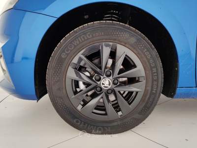 Skoda Fabia Fabia 1.0 MPI 80 CV Young Edition Blu/Azzurro usata Massa