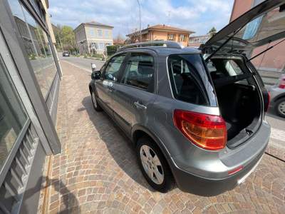 Fiat Sedici 1.6 16v Dynamic 4x4 107cv Grigio usata Como