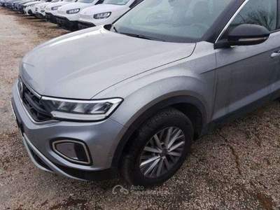 Volkswagen T-Roc 2.0 tdi dsg life 150 cv Argento usata Roma