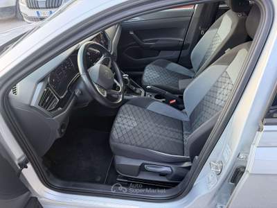 Volkswagen Taigo Taigo 1.0 tsi R-Line 110cv dsg Argento usata Gubbio