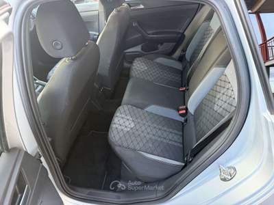 Volkswagen Taigo Taigo 1.0 tsi R-Line 110cv dsg Argento usata Gubbio