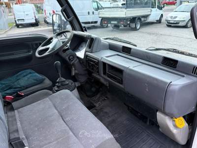 Nissan Cabstar .35 3.0 Tdi 120 CV CASSONE FISSO usata Pianiga