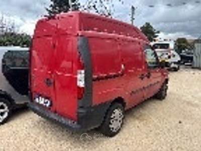 Fiat Doblò Doblò 1.9 JTD H2 tetto alto - motore batte rotto Rosso usata Palestrina Fiat Doblò Doblò 1.9 JTD H2 tetto alto - motore batte rotto Rosso usata Palestrina