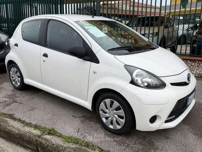 Toyota Aygo AYGO 1.0 CONNECT 5 PORTE 128000 KM NAVIGATORE Bianco usata Giugliano in Campania