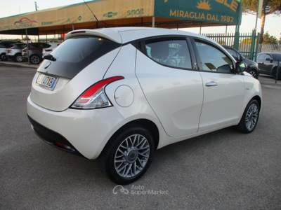 Lancia Ypsilon 1.3 MULTIJET 95CV E5 GOLD 138000 KM CERTIFICATI Bianco usata Giugliano in Campania