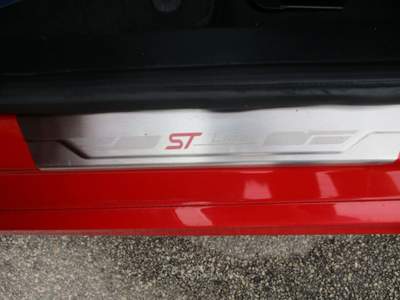 Ford Fiesta FIESTA 5P 1.1 ST-LINE 85CV E6 5 PORTE KM CERTIFICA Rosso usata Giugliano in Campania