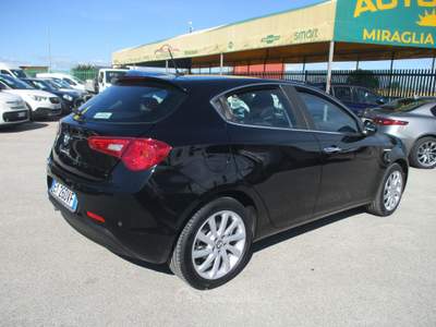 Alfa Romeo Giulietta 1.6 JTDM 105CV E5 EXCLUSIVE NAVI/PDC KM CERTIFICAT Nero usata Giugliano in Campania