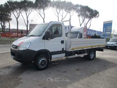 Iveco Daily 60C15 3000 150CV CASSONE FISSO DA 4.30 M PATENTE C Bianco usata Giugliano in Campania
