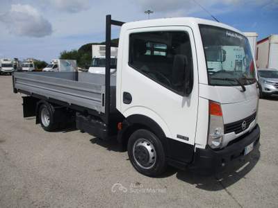 Nissan Cabstar 35-13 2.5 130CV CASSONE FISSO DA 4.10 METRI Bianco usata Giugliano in Campania