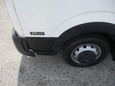 Nissan Cabstar 35-13 2.5 130CV CASSONE FISSO DA 4.10 METRI Bianco usata Giugliano in Campania