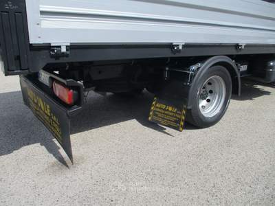 Nissan Cabstar 35-13 2.5 130CV CASSONE FISSO DA 4.10 METRI Bianco usata Giugliano in Campania